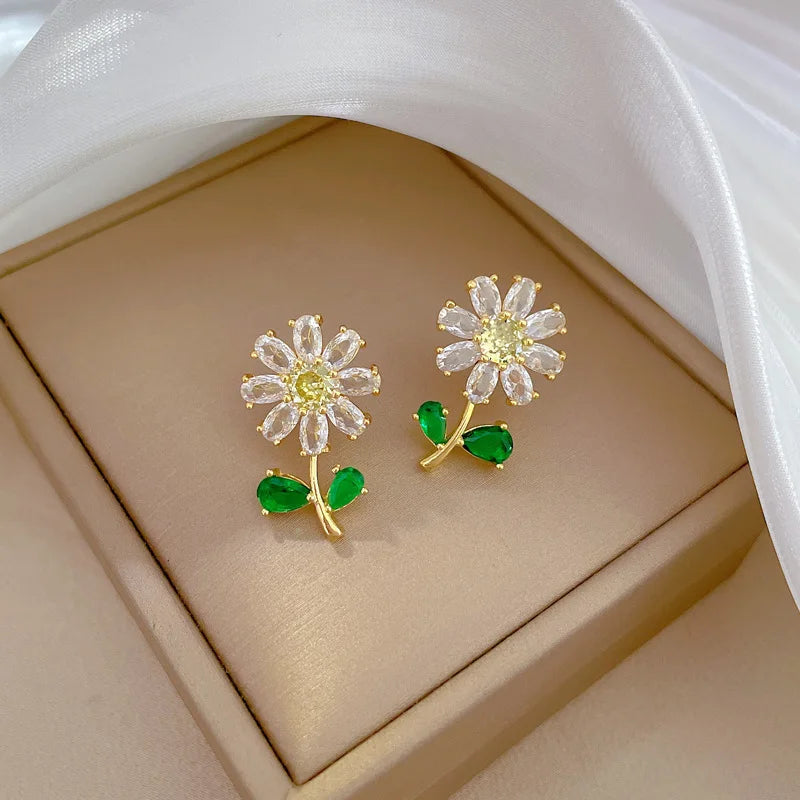 Green Leaf Flower Necklace and Earrings Set