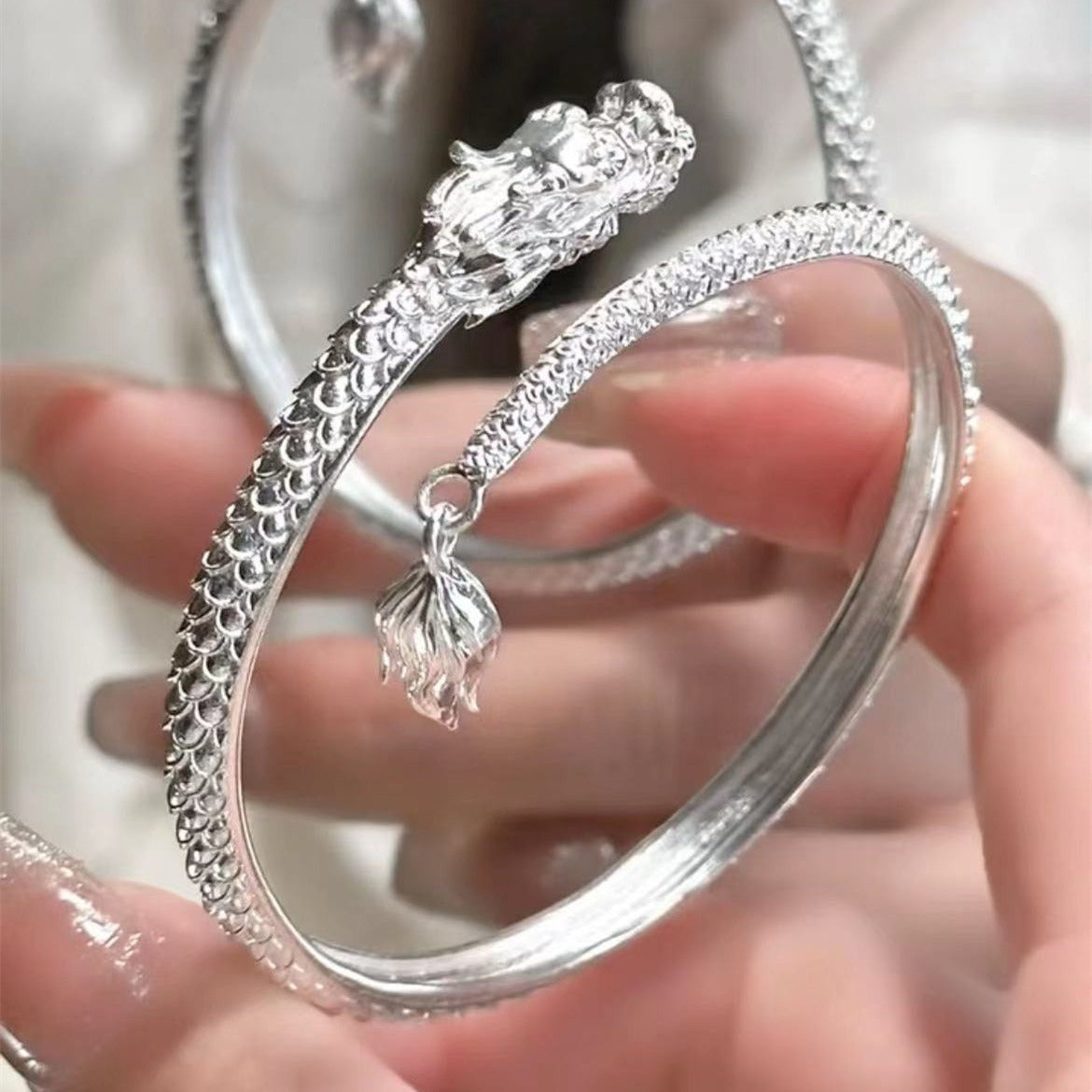 Magical Dragon Waving Bracelet