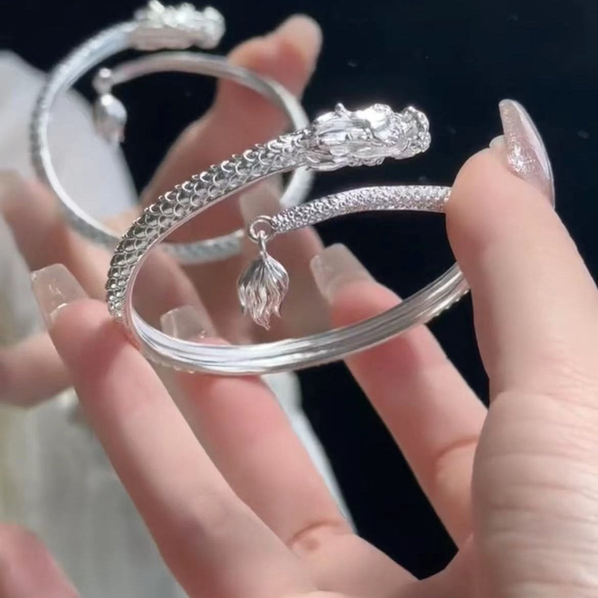 Magical Dragon Waving Bracelet