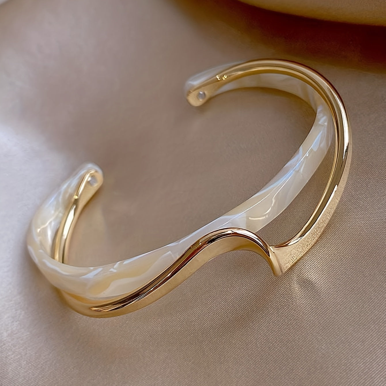 18K Gold Plated Wave Shape bracelet