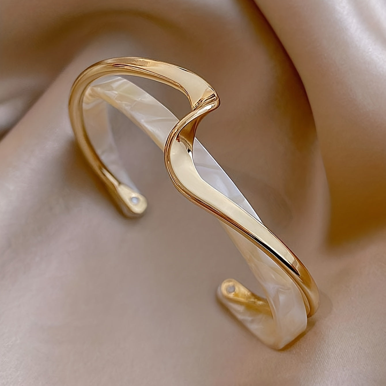 18K Gold Plated Wave Shape bracelet