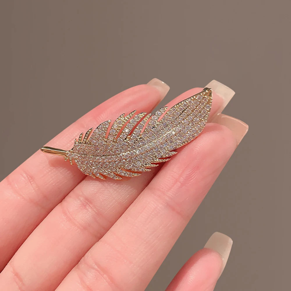 Luxury Gold Color Crystal Feather Brooches For Women