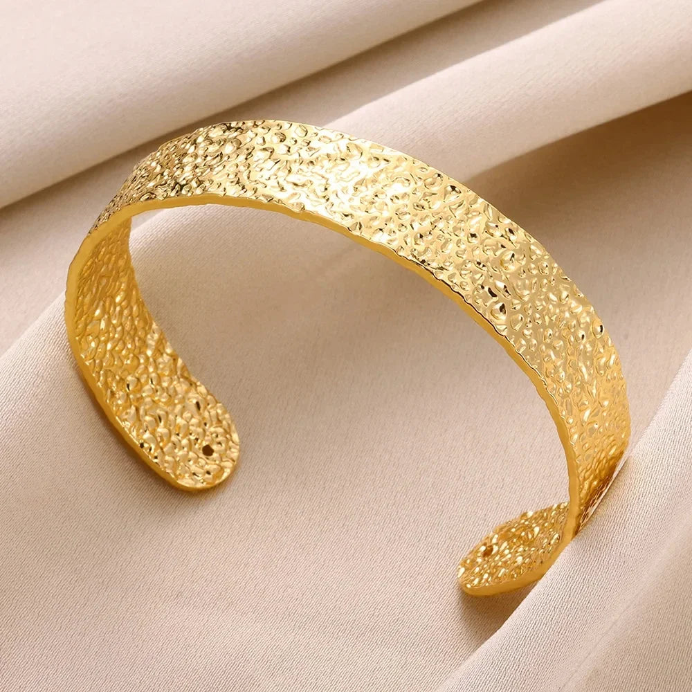 Classic Gold Color Wrinkle Texture Bangle Bracelet For Women Exquisite Cuff Bracelet