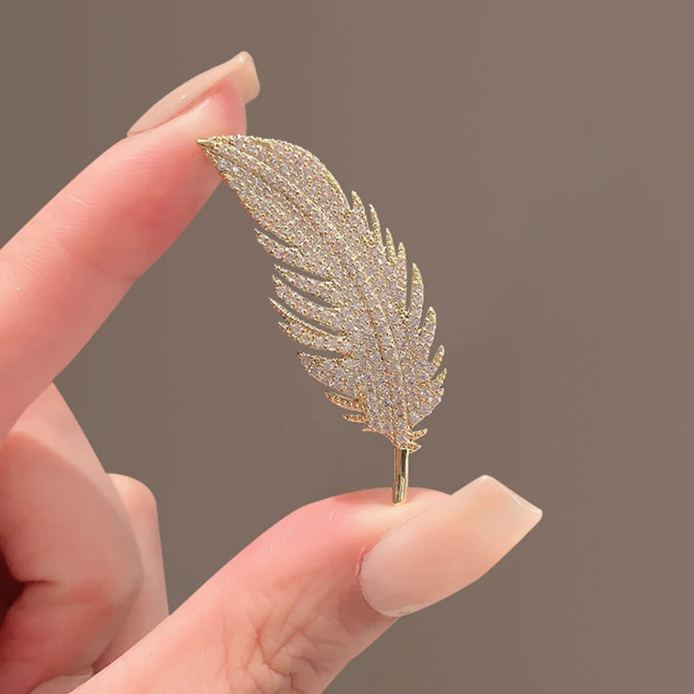 Luxury Gold Color Crystal Feather Brooches For Women