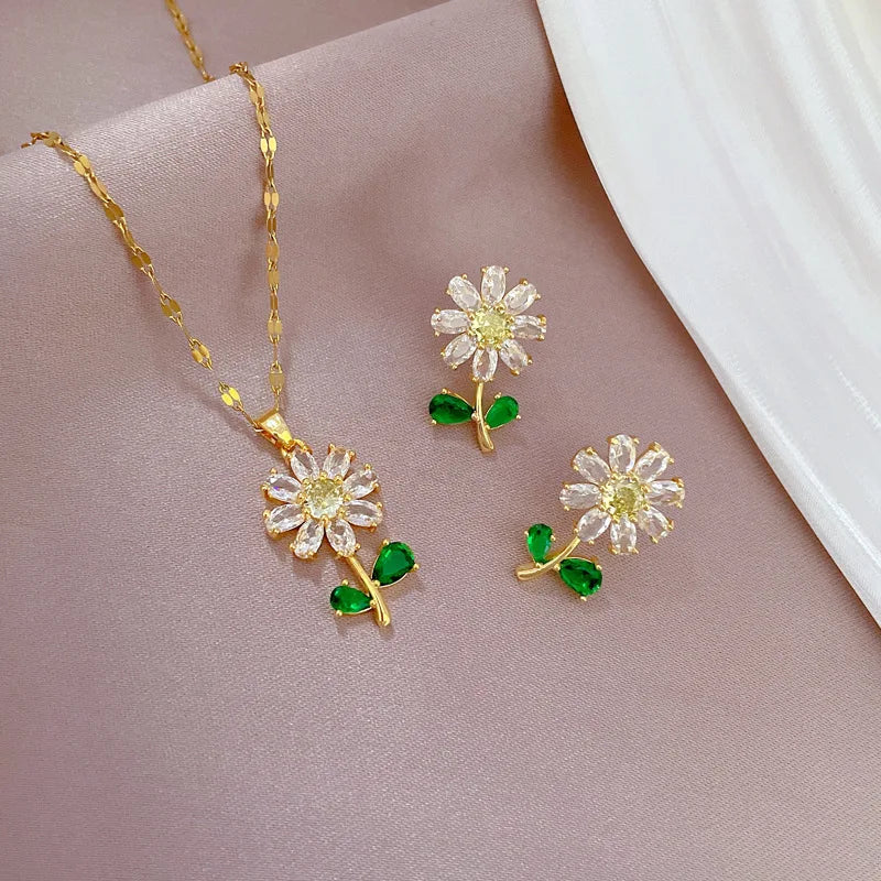 Green Leaf Flower Necklace and Earrings Set