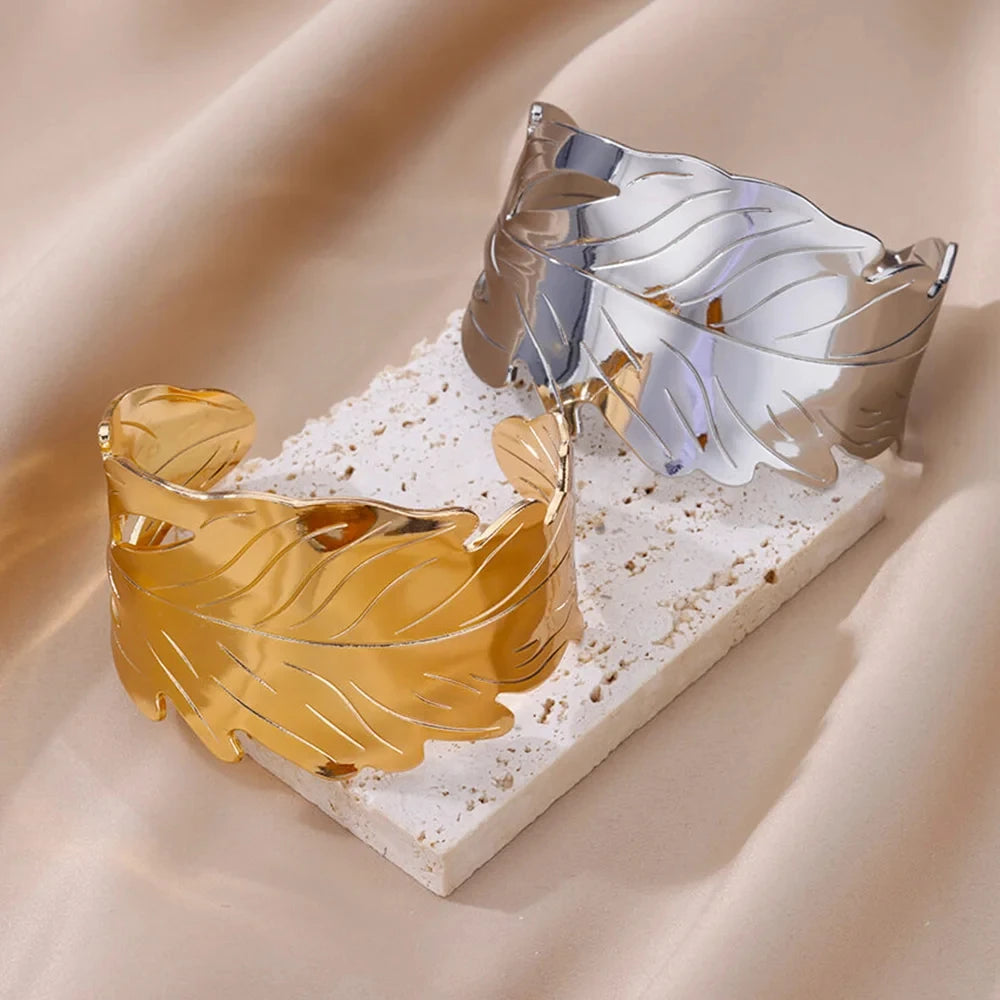 Classic Gold Color Wrinkle Texture Bangle Bracelet For Women Exquisite Cuff Bracelet